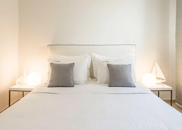 Eneos Villas-elegant And Comfort *