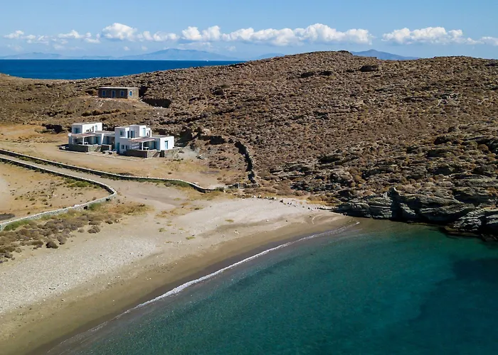 Eneos Villas-elegant And Comfort Villa *